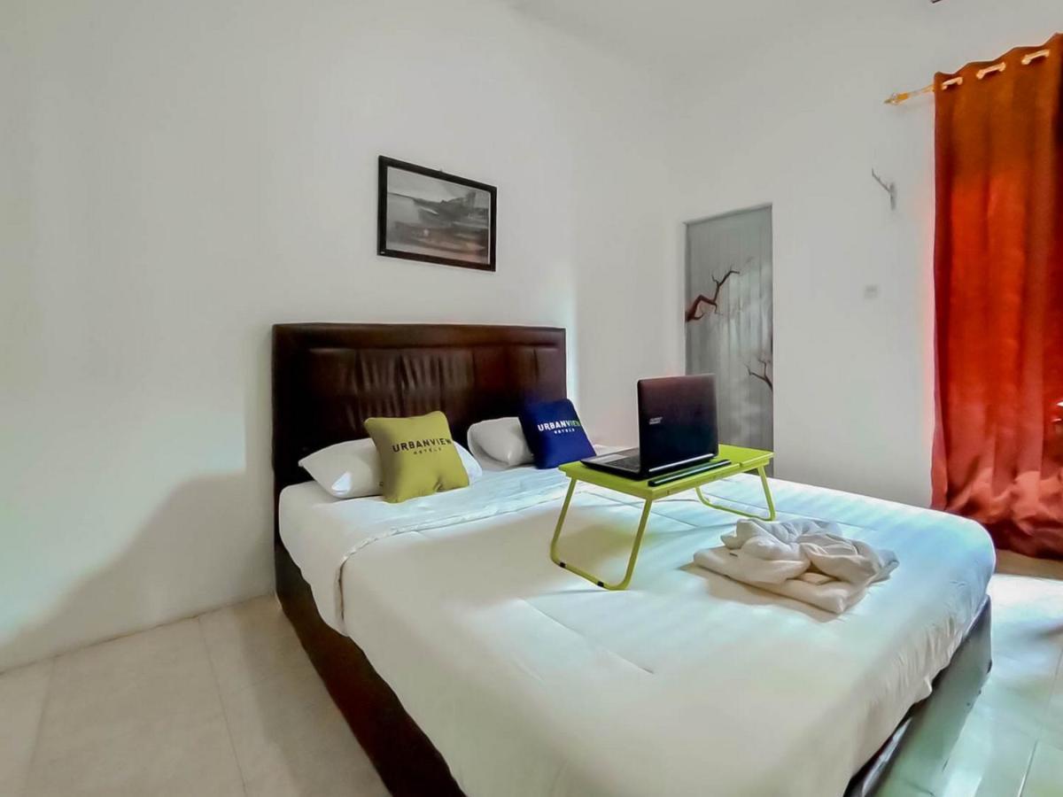 Urbanview Hotel Bagoes Sintang By Reddoorz Luaran gambar