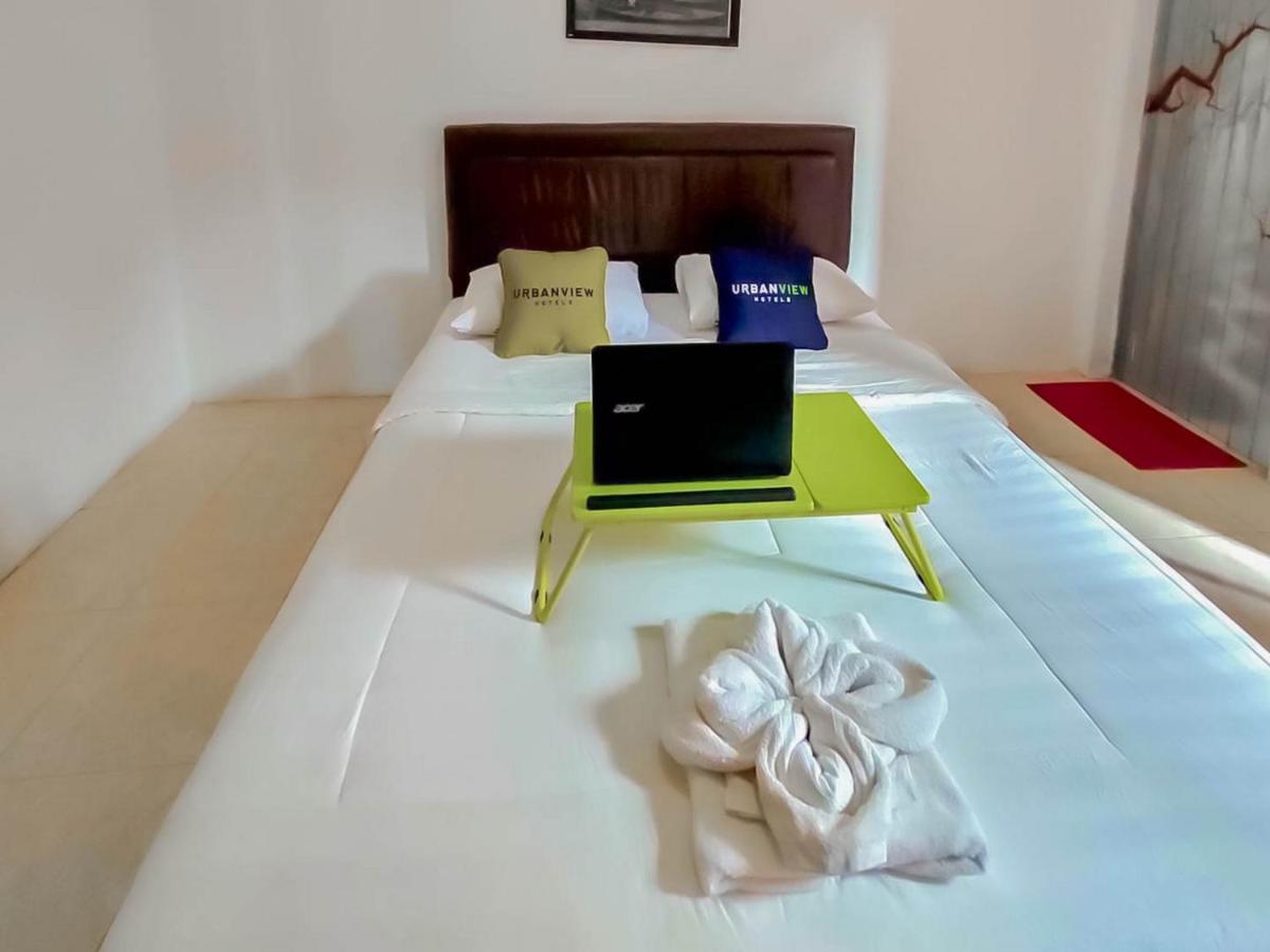 Urbanview Hotel Bagoes Sintang By Reddoorz Luaran gambar