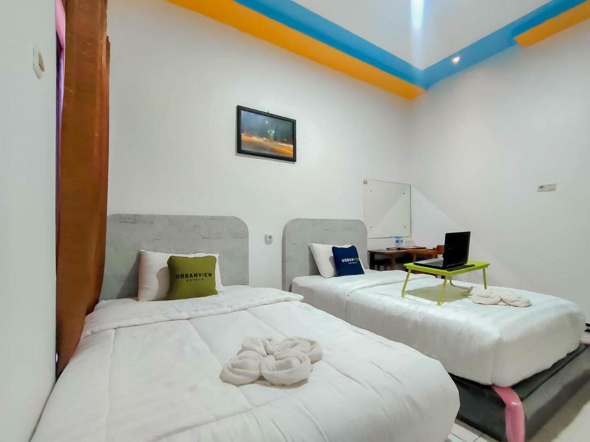 Urbanview Hotel Bagoes Sintang By Reddoorz Luaran gambar