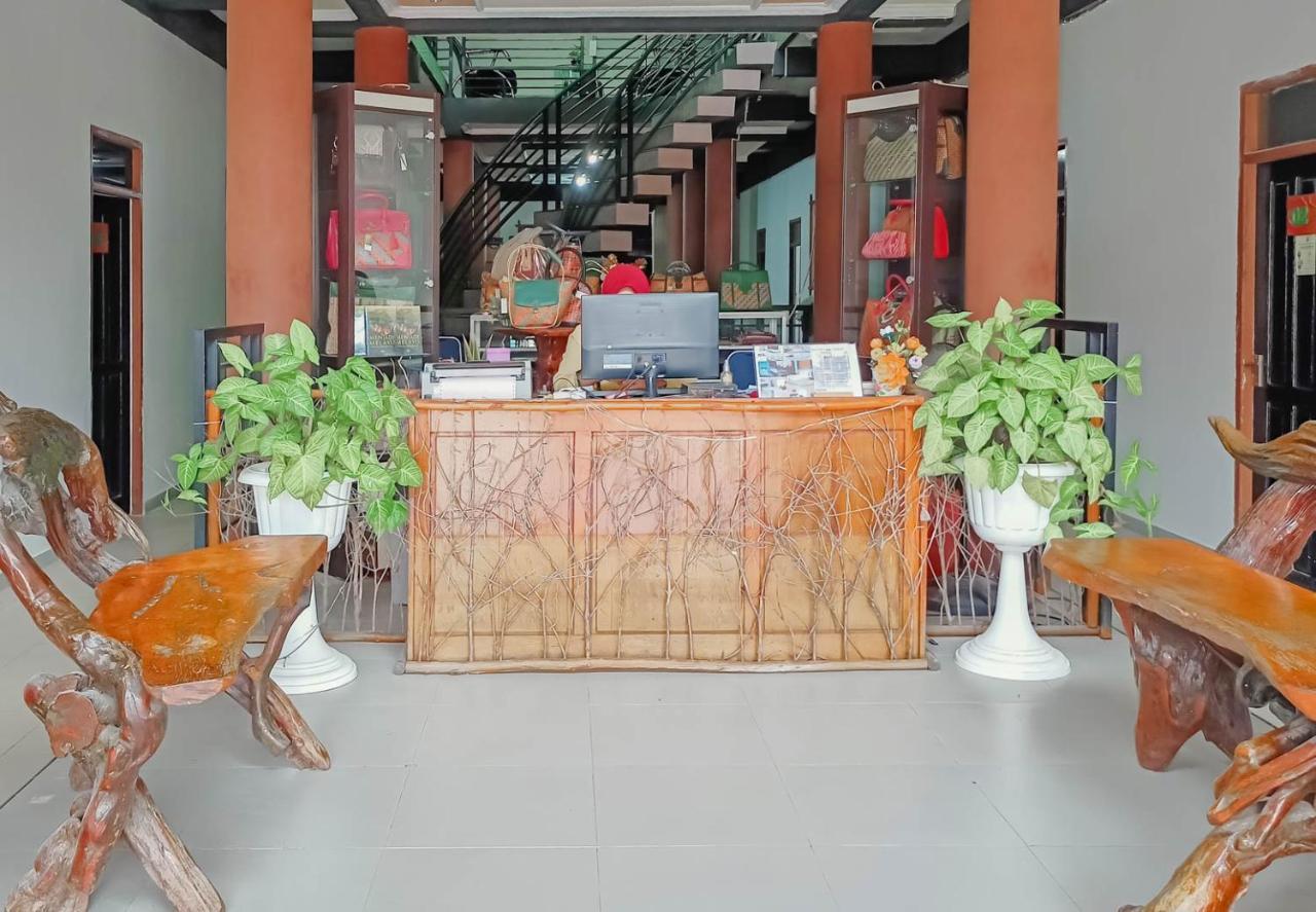 Urbanview Hotel Bagoes Sintang By Reddoorz Luaran gambar