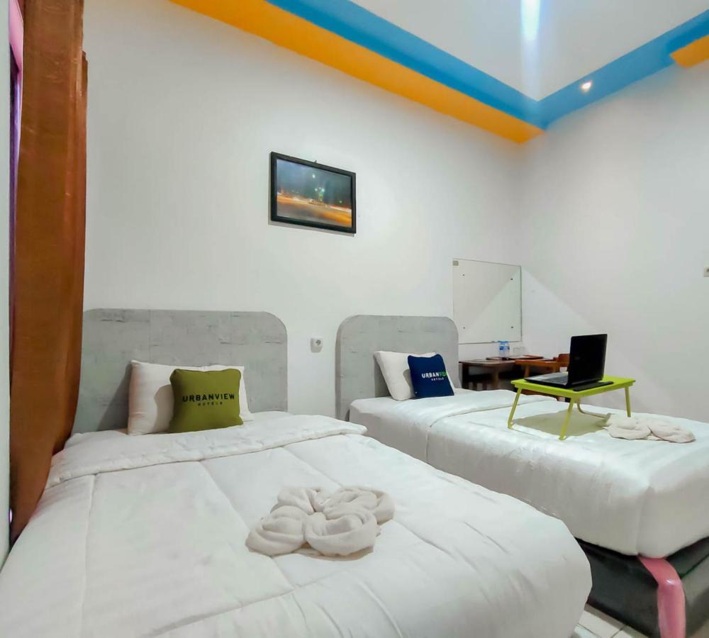 Urbanview Hotel Bagoes Sintang By Reddoorz Luaran gambar
