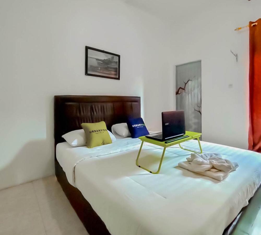 Urbanview Hotel Bagoes Sintang By Reddoorz Luaran gambar