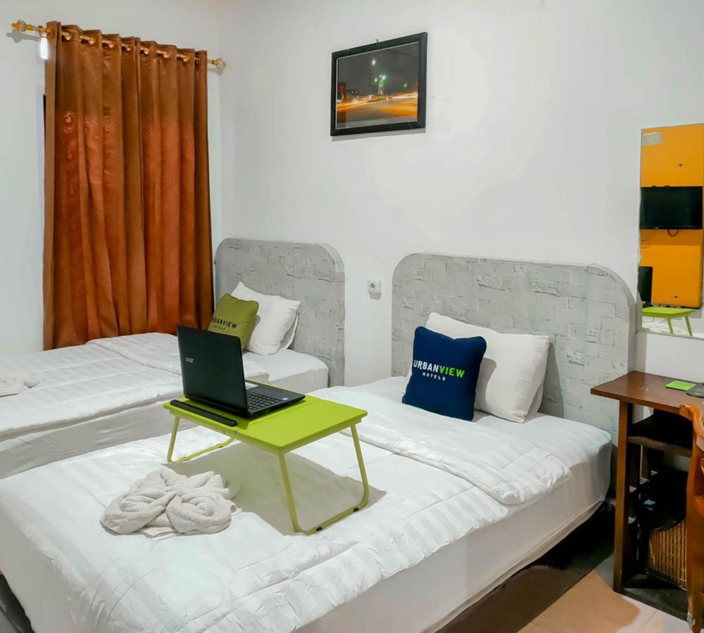 Urbanview Hotel Bagoes Sintang By Reddoorz Luaran gambar